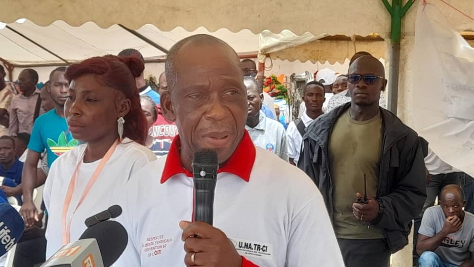 Côte d’Ivoire – AIP / Le SG de l’UNATR-CI invite le gouvernement au rétablissement des salaires suspendus des enseignants